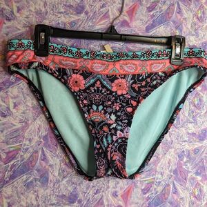 Gibson & Latimer Floral Pattern Bikini Swim Bottoms Size M